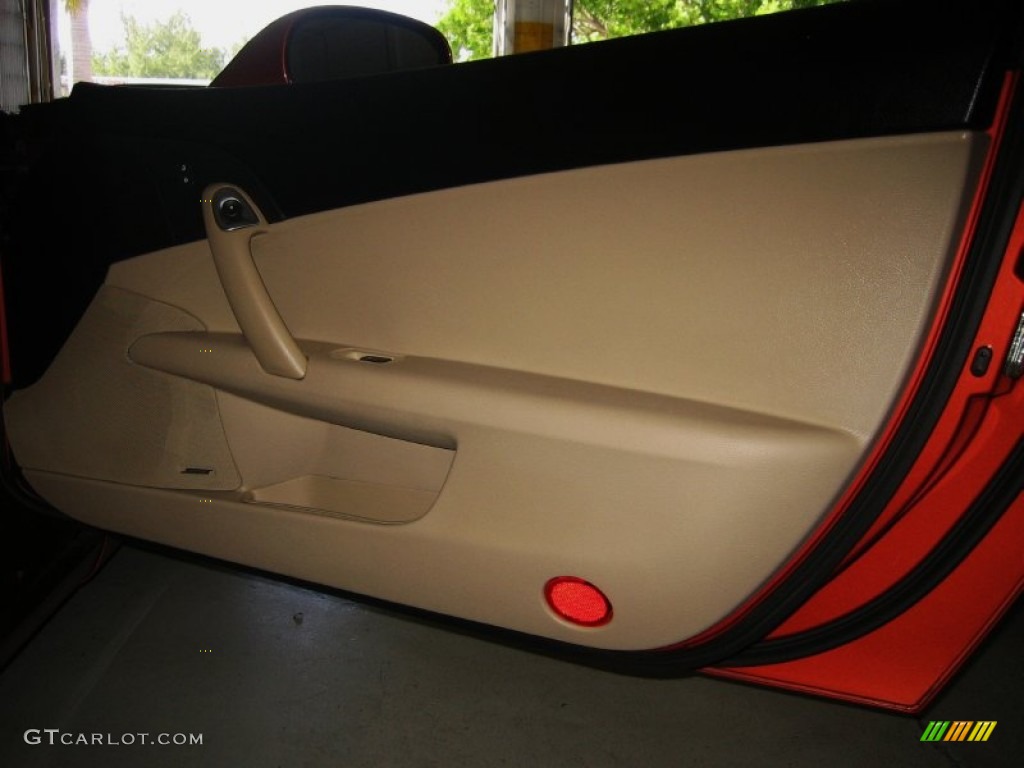 2005 Chevrolet Corvette Coupe Cashmere Door Panel Photo #50842350