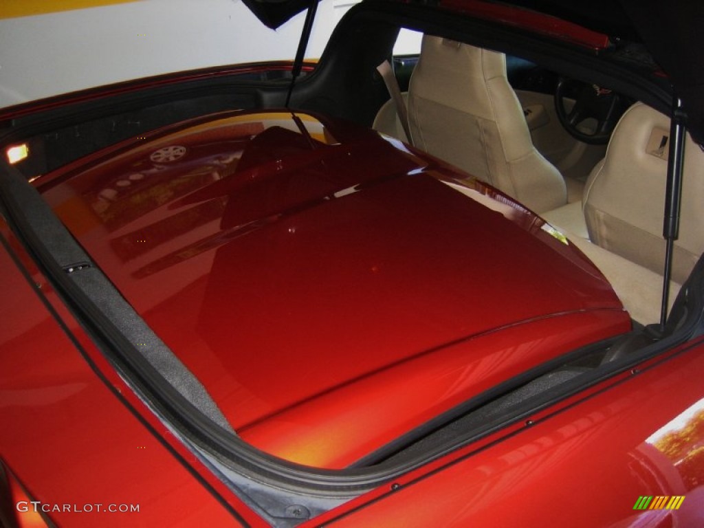 2005 Chevrolet Corvette Coupe Trunk Photo #50842395