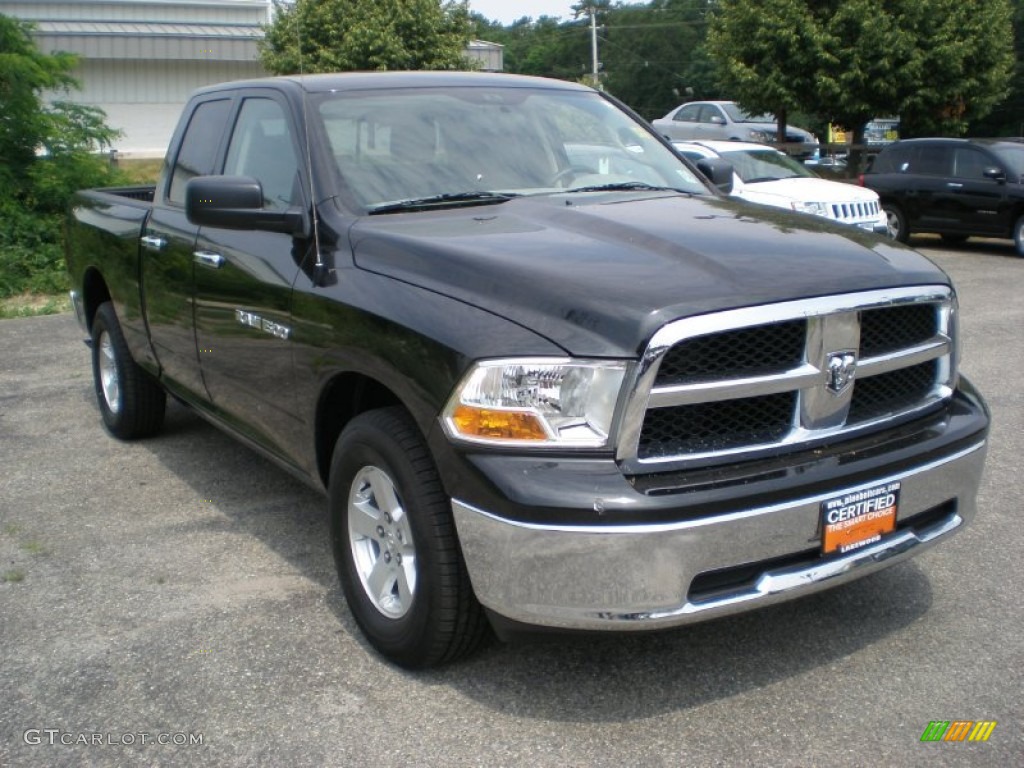 2011 Ram 1500 SLT Quad Cab 4x4 - Brilliant Black Crystal Pearl / Dark Slate Gray/Medium Graystone photo #3
