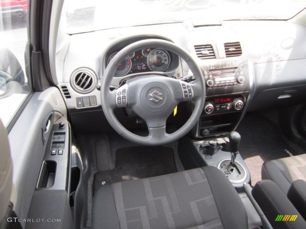 2010 Suzuki SX4 Crossover Technology Dashboard Photos