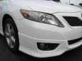 Super White - Camry SE Photo No. 2