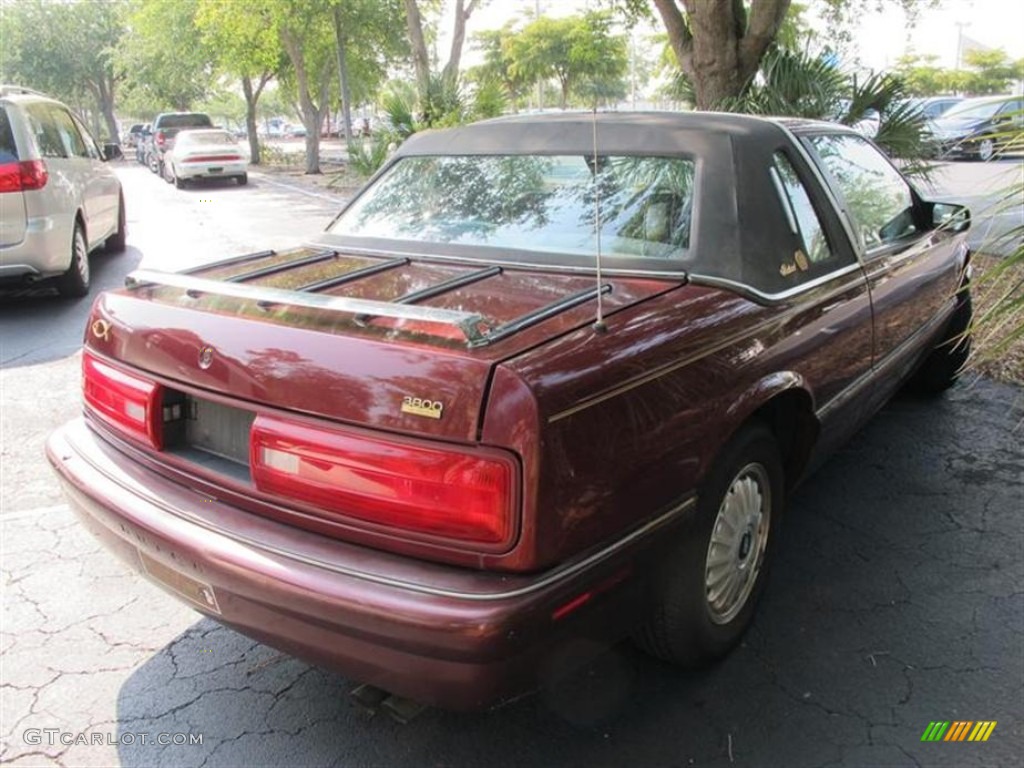 1996 Regal Coupe - Medium Garnet Red Metallic / Beige photo #2