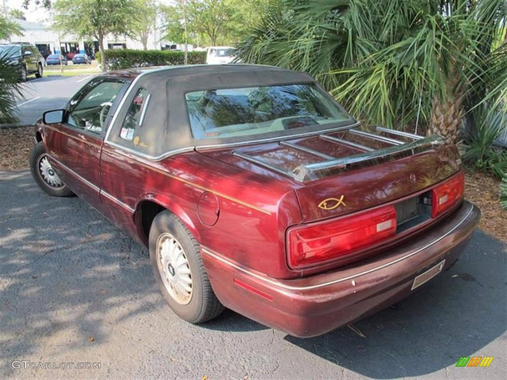 1996 Regal Coupe - Medium Garnet Red Metallic / Beige photo #3