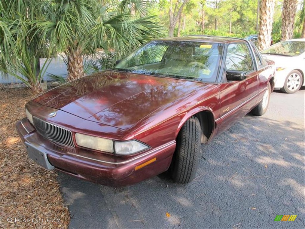 1996 Regal Coupe - Medium Garnet Red Metallic / Beige photo #4