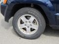 2006 Jeep Grand Cherokee Laredo 4x4 Wheel and Tire Photo
