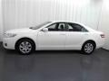 Super White - Camry LE Photo No. 18