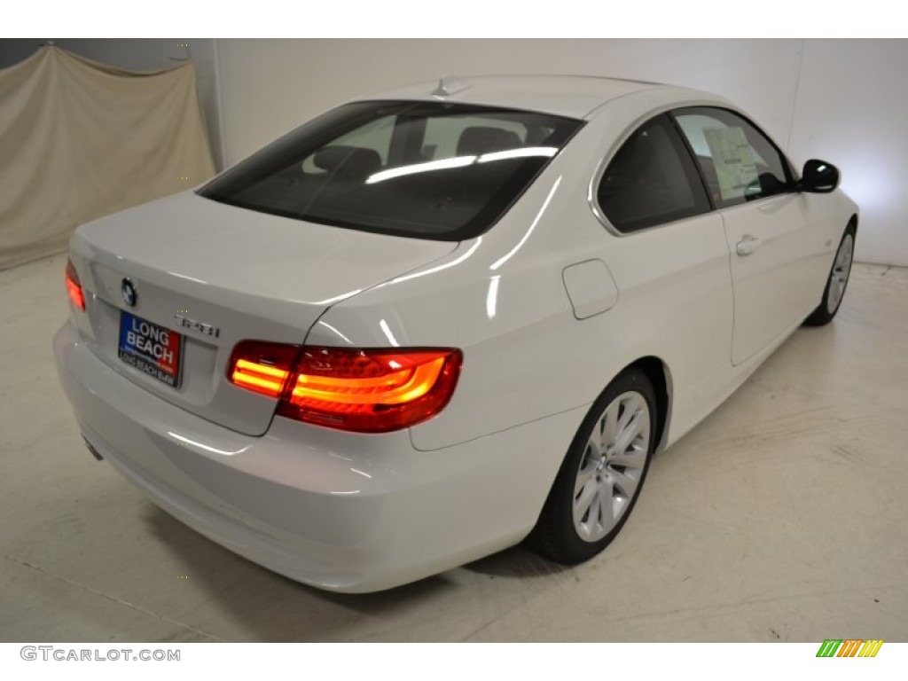2011 3 Series 328i Coupe - Alpine White / Black photo #6