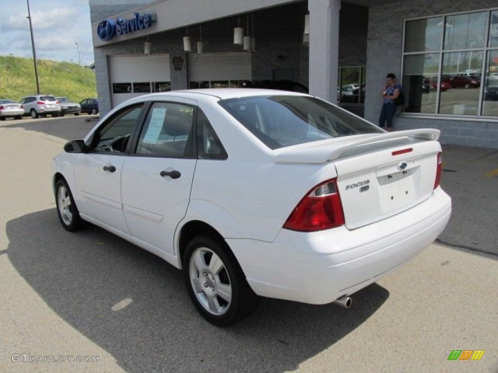 2007 Focus ZX4 SES Sedan - Cloud 9 White / Dark Pebble/Light Pebble photo #5