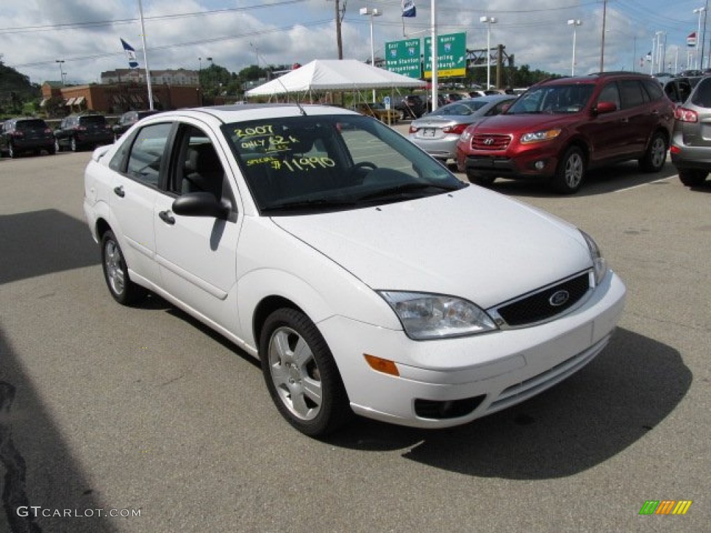 2007 Focus ZX4 SES Sedan - Cloud 9 White / Dark Pebble/Light Pebble photo #8