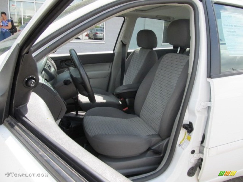 2007 Focus ZX4 SES Sedan - Cloud 9 White / Dark Pebble/Light Pebble photo #14