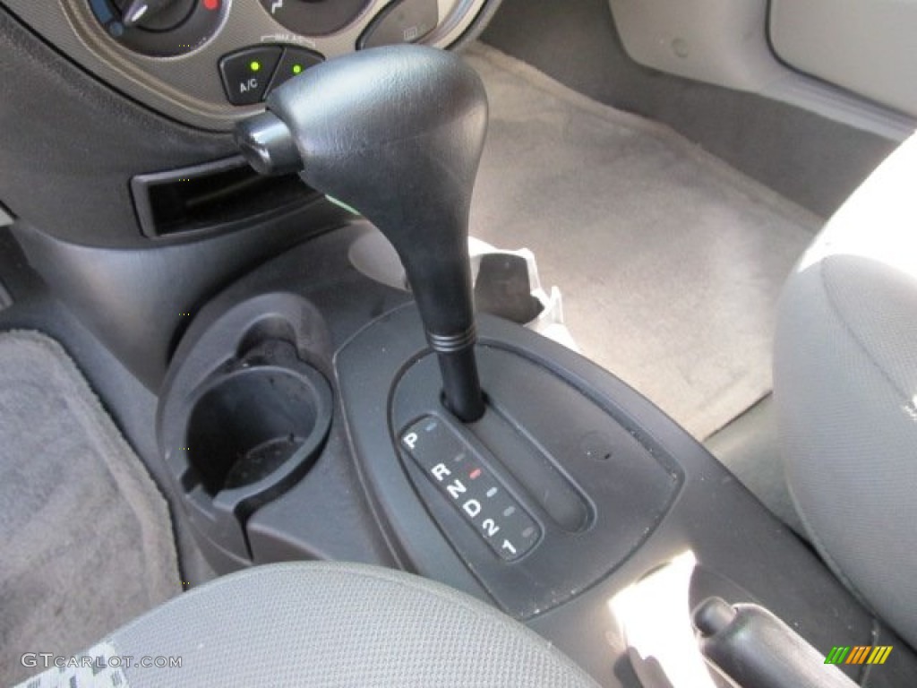 2007 Focus ZX4 SES Sedan - Cloud 9 White / Dark Pebble/Light Pebble photo #15