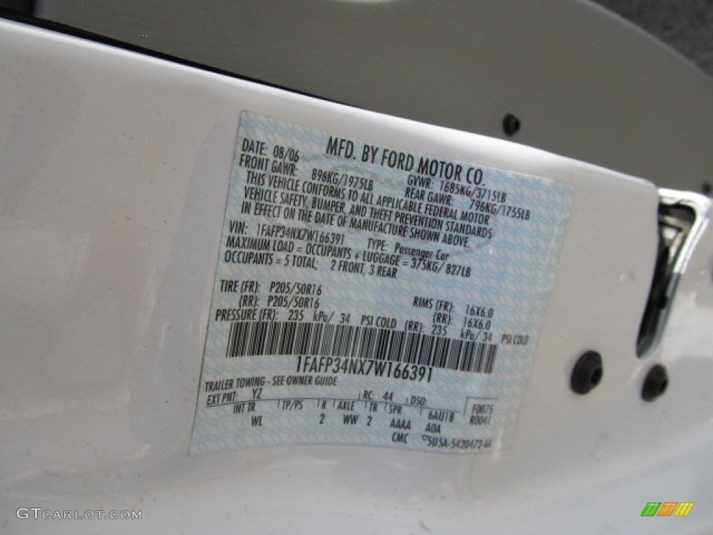 2007 Focus ZX4 SES Sedan - Cloud 9 White / Dark Pebble/Light Pebble photo #19