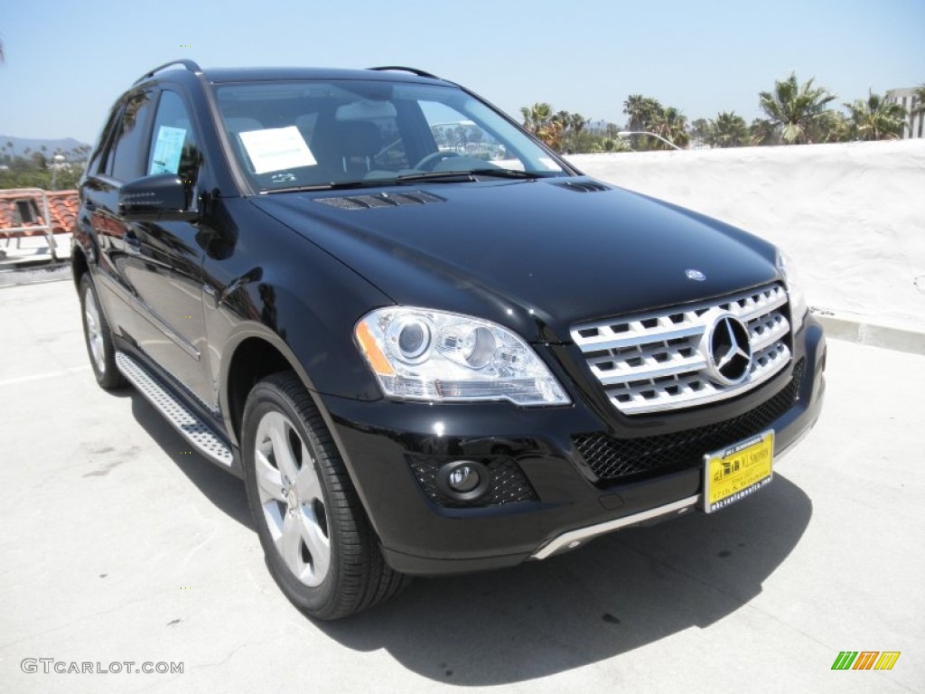 Black Mercedes-Benz ML