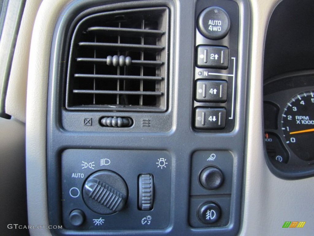2004 Chevrolet Silverado 2500HD LT Crew Cab 4x4 Controls Photo #50860906