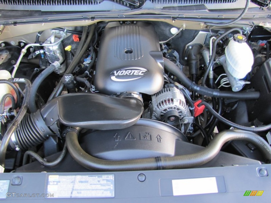 2004 Chevrolet Silverado 2500HD LT Crew Cab 4x4 Engine Photos