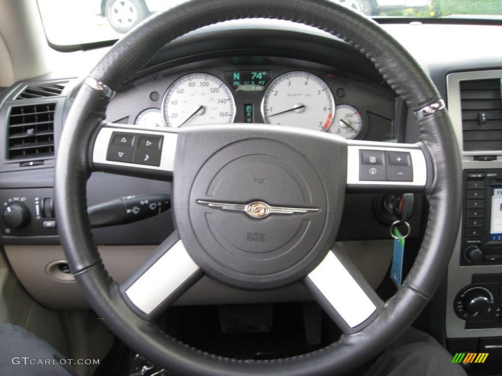 2007 Chrysler 300 C SRT8 Dark Slate Gray/Light Graystone Steering Wheel Photo #50863336