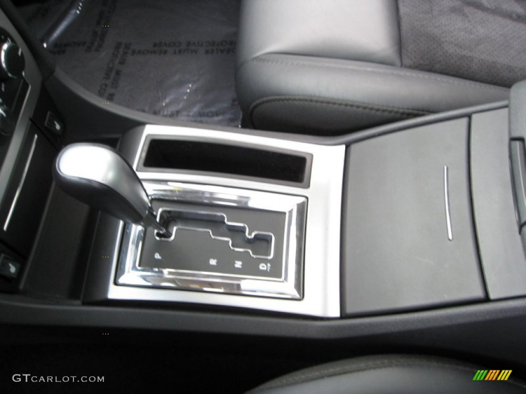 2007 Chrysler 300 C SRT8 5 Speed Automatic Transmission Photo #50863360