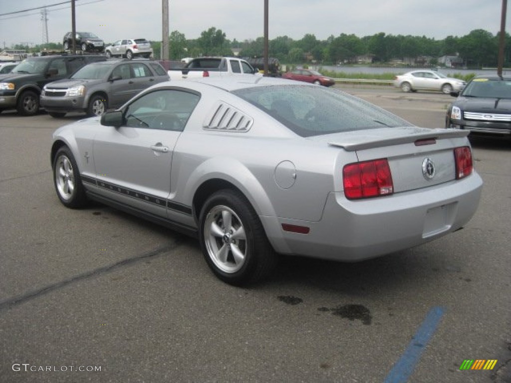 2008 Mustang V6 Deluxe Coupe - Brilliant Silver Metallic / Dark Charcoal photo #8