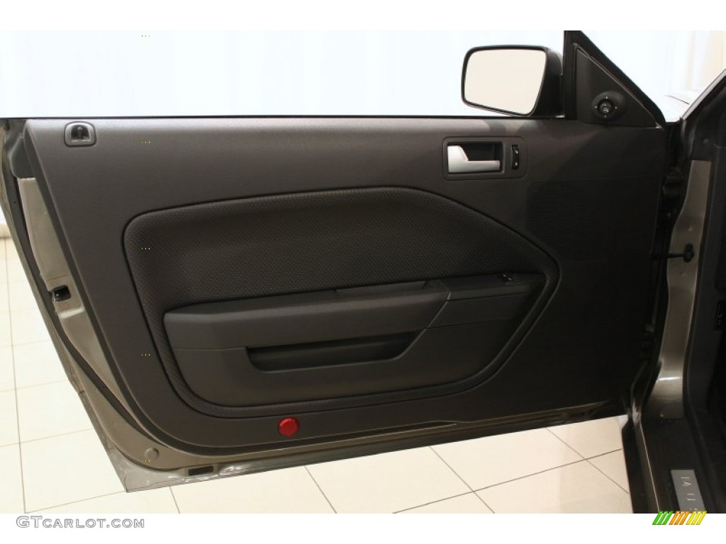 2005 Ford Mustang GT Premium Coupe Dark Charcoal Door Panel Photo #50867515