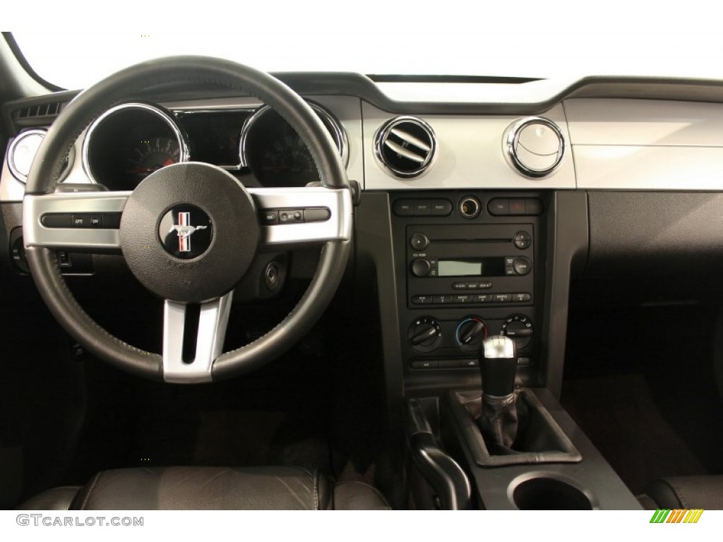 2005 Ford Mustang GT Premium Coupe Dark Charcoal Dashboard Photo #50867584