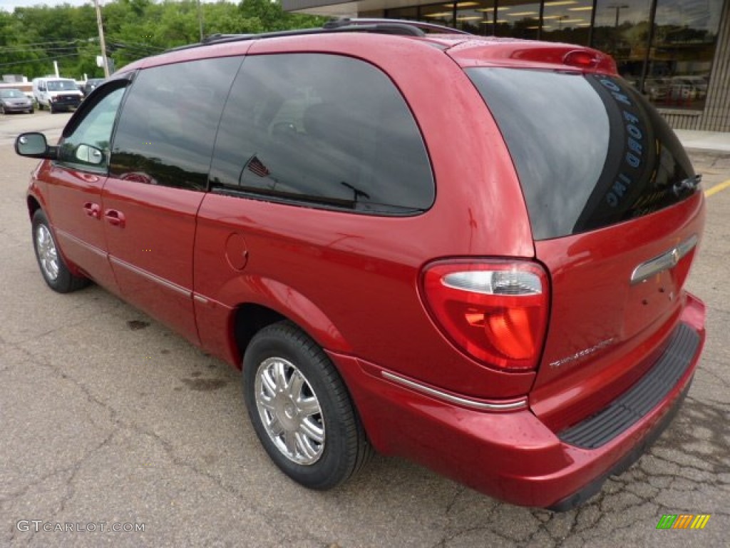 Inferno Red Crystal Pearl 2007 Chrysler Town & Country Limited Exterior Photo #50869054