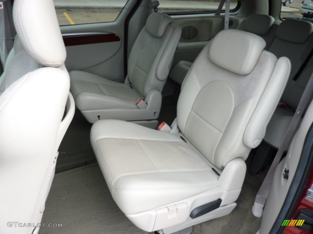 Dark Khaki/Light Graystone Interior 2007 Chrysler Town & Country Limited Photo #50869105