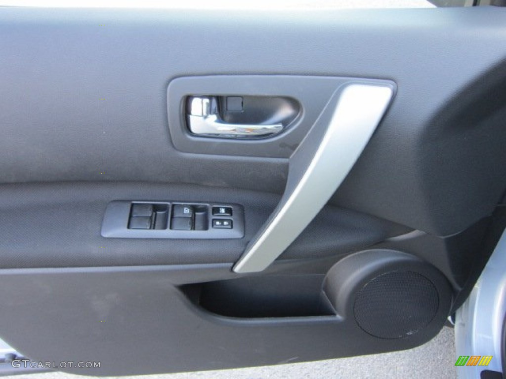 2011 Rogue SV AWD - Frosted Steel Metallic / Black photo #15