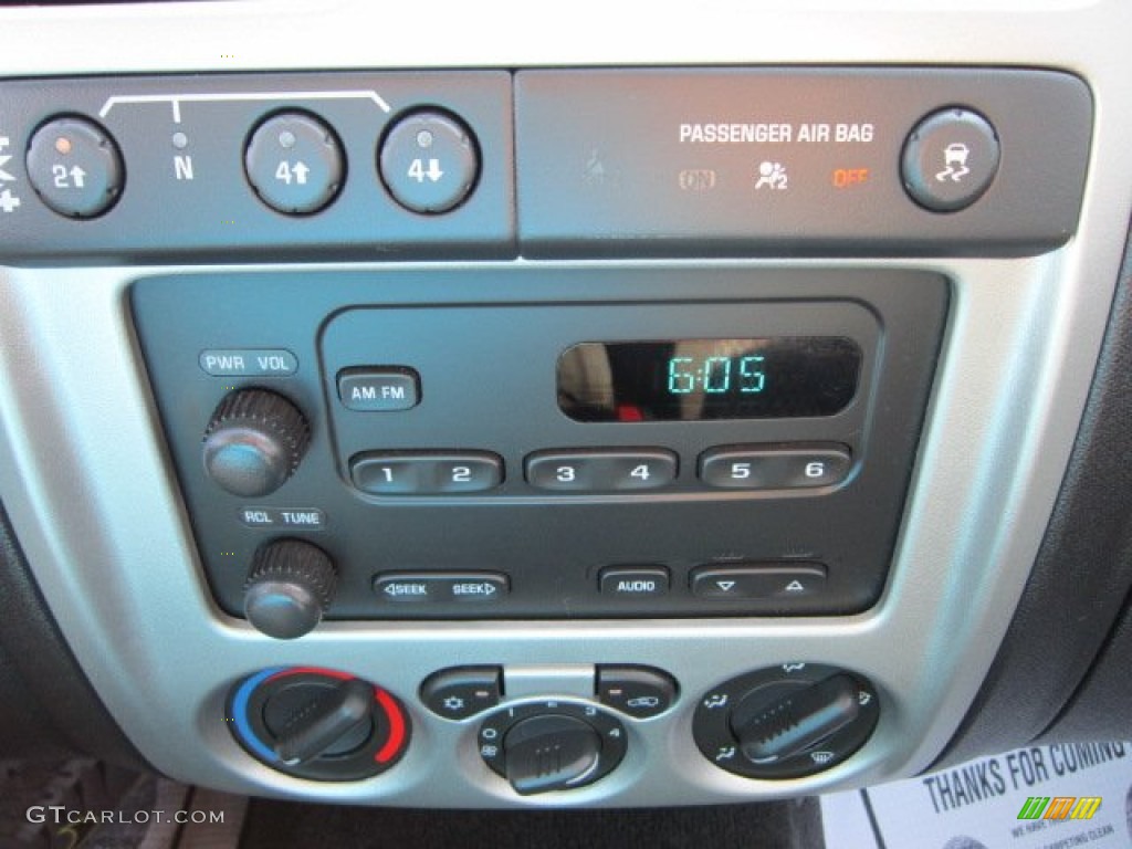 2009 Chevrolet Colorado Extended Cab 4x4 Controls Photo #50869658