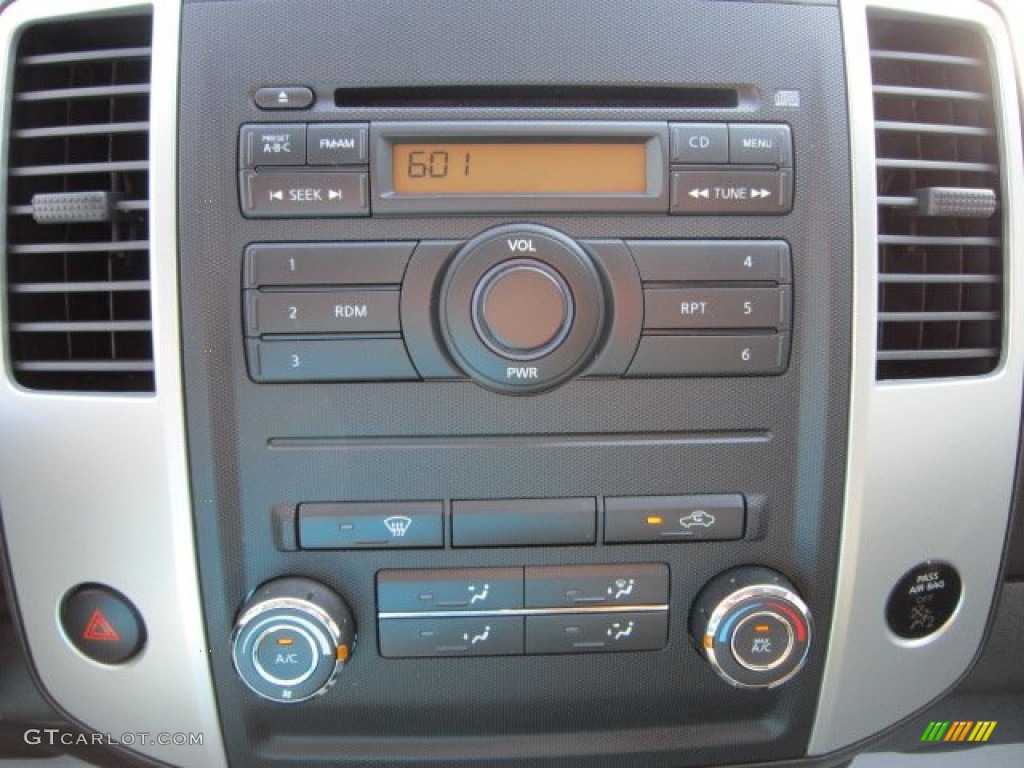 2010 Nissan Frontier SE V6 King Cab 4x4 Controls Photo #50869778
