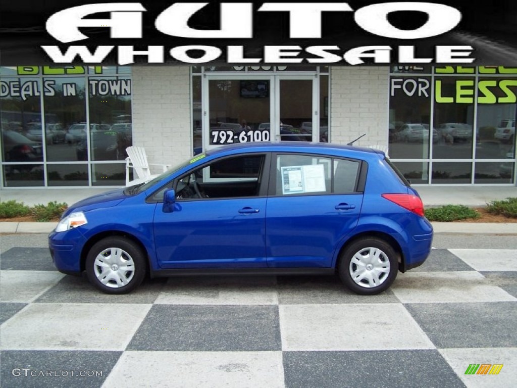 2011 Versa 1.8 S Hatchback - Metallic Blue / Charcoal photo #1