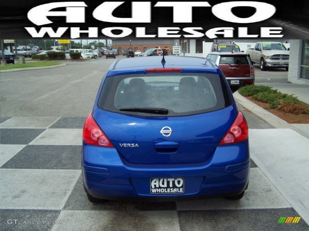 2011 Versa 1.8 S Hatchback - Metallic Blue / Charcoal photo #3