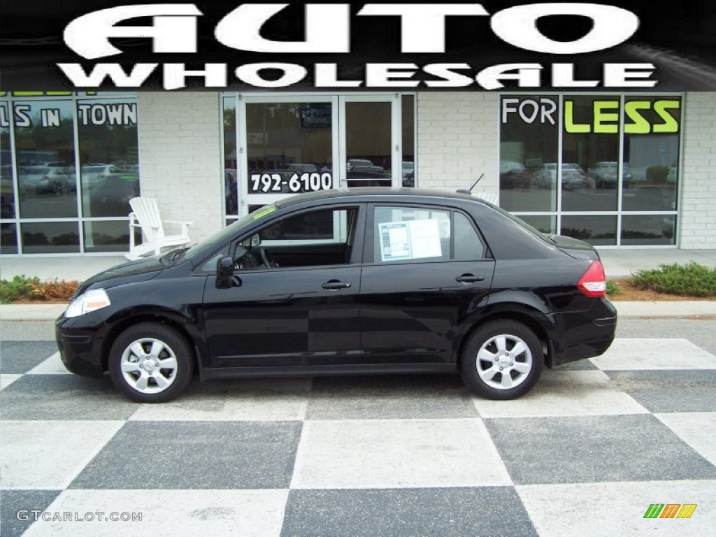 2011 Versa 1.8 SL Sedan - Super Black / Charcoal photo #1