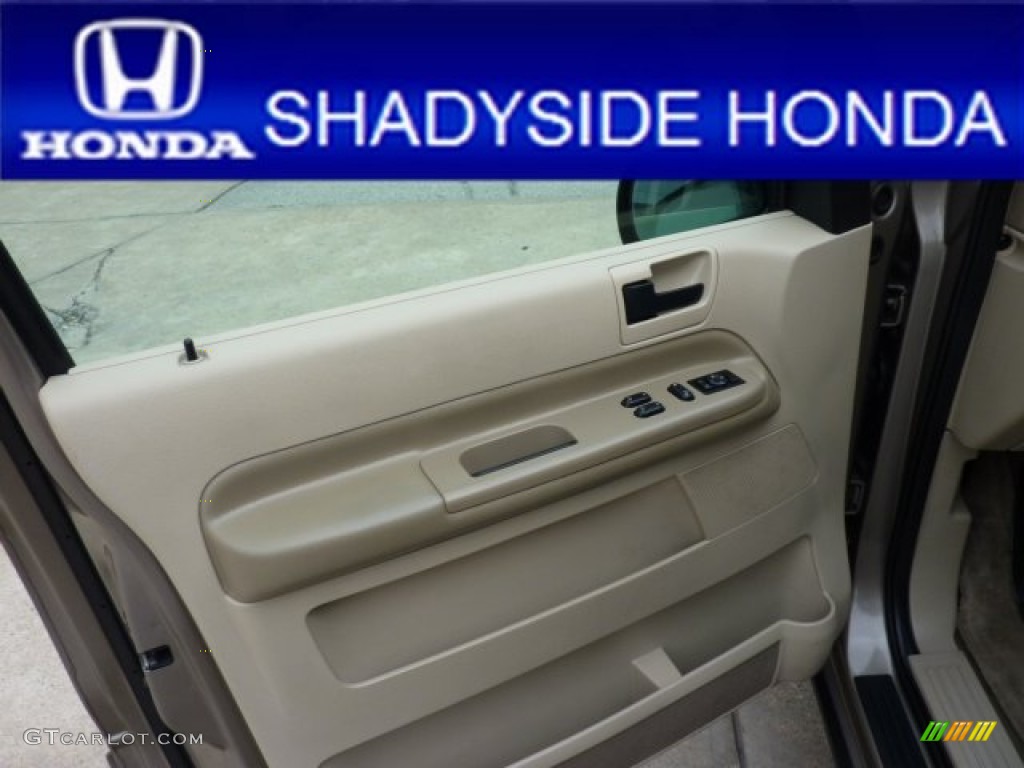 2004 Freestar SES - Arizona Beige Metallic / Pebble Beige photo #15