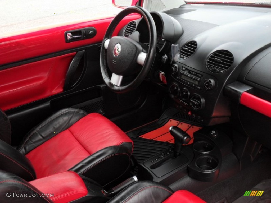 Black/Red Interior 2003 Volkswagen New Beetle GLS 1.8T Coupe Photo #50878507