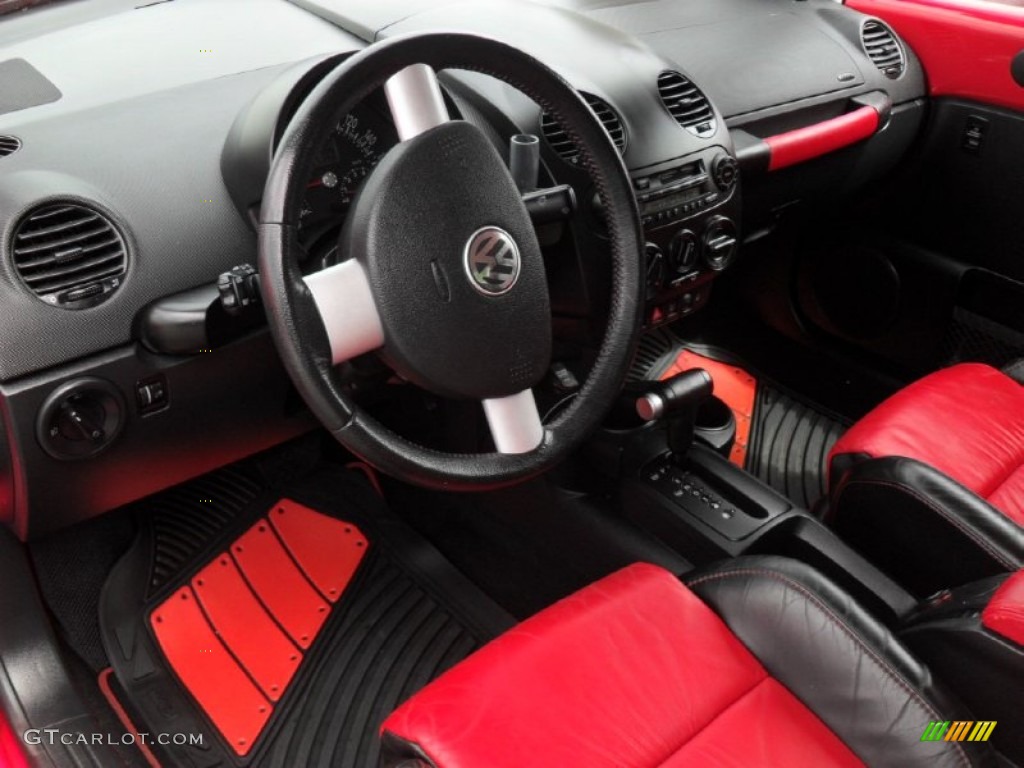 Black/Red Interior 2003 Volkswagen New Beetle GLS 1.8T Coupe Photo #50878582