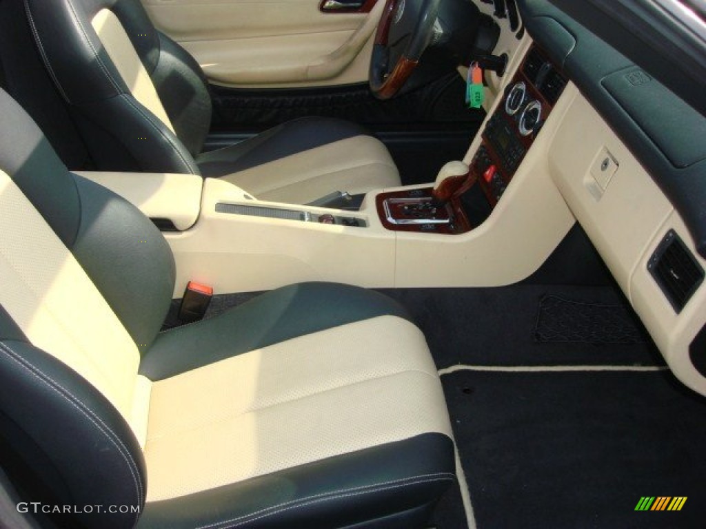 Sienna Beige Interior 2004 Mercedes-Benz SLK 320 Roadster Photo #50879203