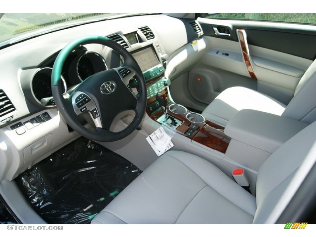 2011 Highlander Limited 4WD - Black / Ash photo #4