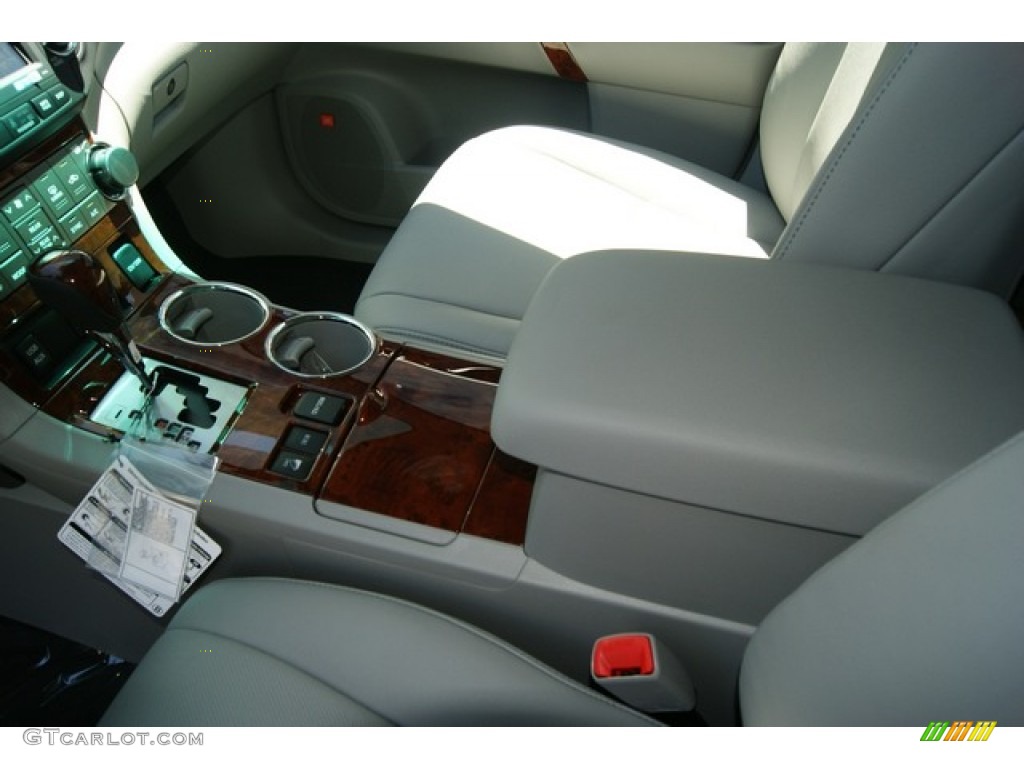 2011 Highlander Limited 4WD - Black / Ash photo #6