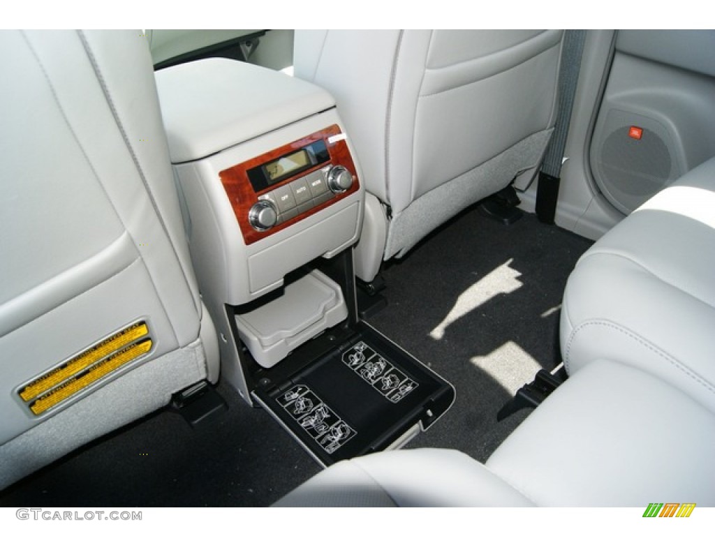 2011 Highlander Limited 4WD - Black / Ash photo #8