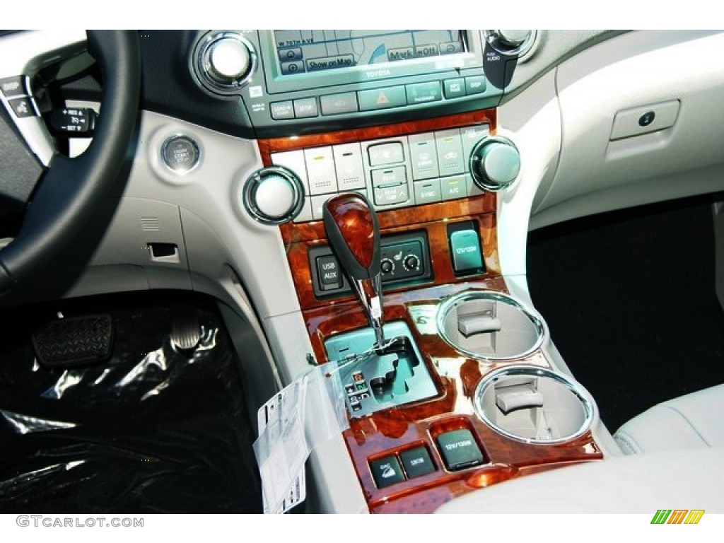 2011 Highlander Limited 4WD - Black / Ash photo #16