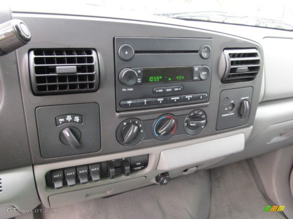 2007 Ford F250 Super Duty XLT SuperCab 4x4 Controls Photo #50882833