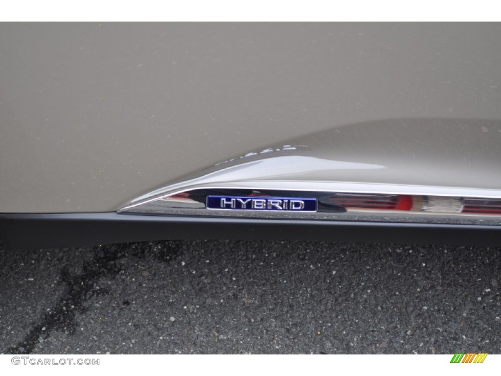 2011 Lexus RX 450h AWD Hybrid Marks and Logos Photos