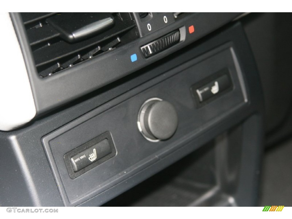 2010 BMW X6 M Standard X6 M Model Controls Photo #50890300