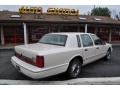 1997 Ivory Metallic Lincoln Town Car Signature  photo #3