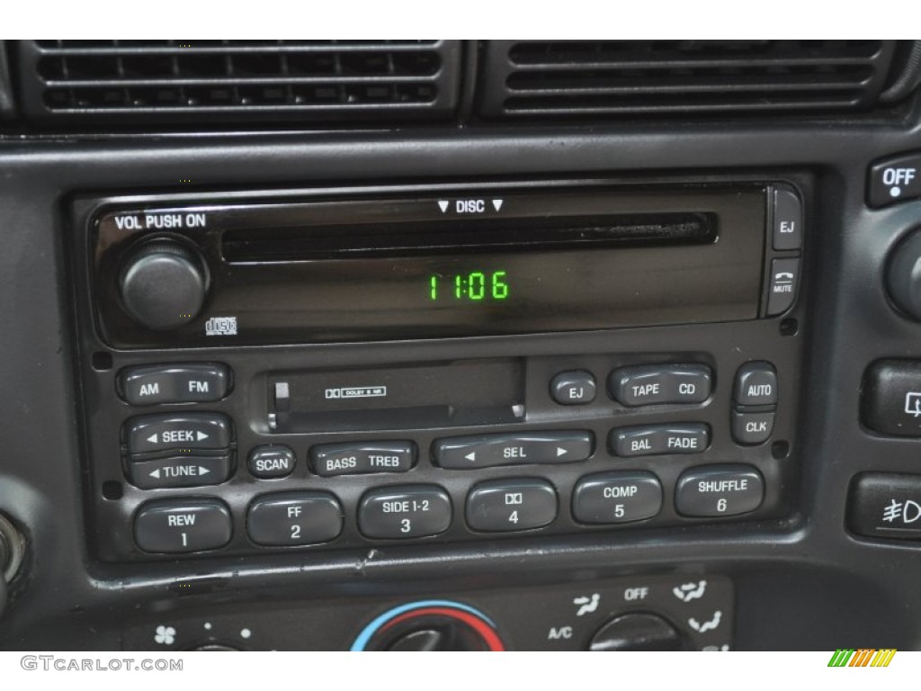 2000 Ford Explorer XLT 4x4 Controls Photo #50891230