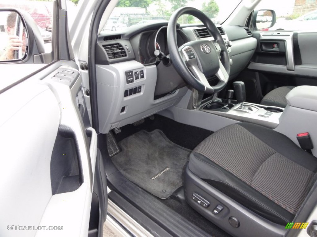 2010 4Runner SR5 4x4 - Classic Silver Metallic / Graphite photo #13