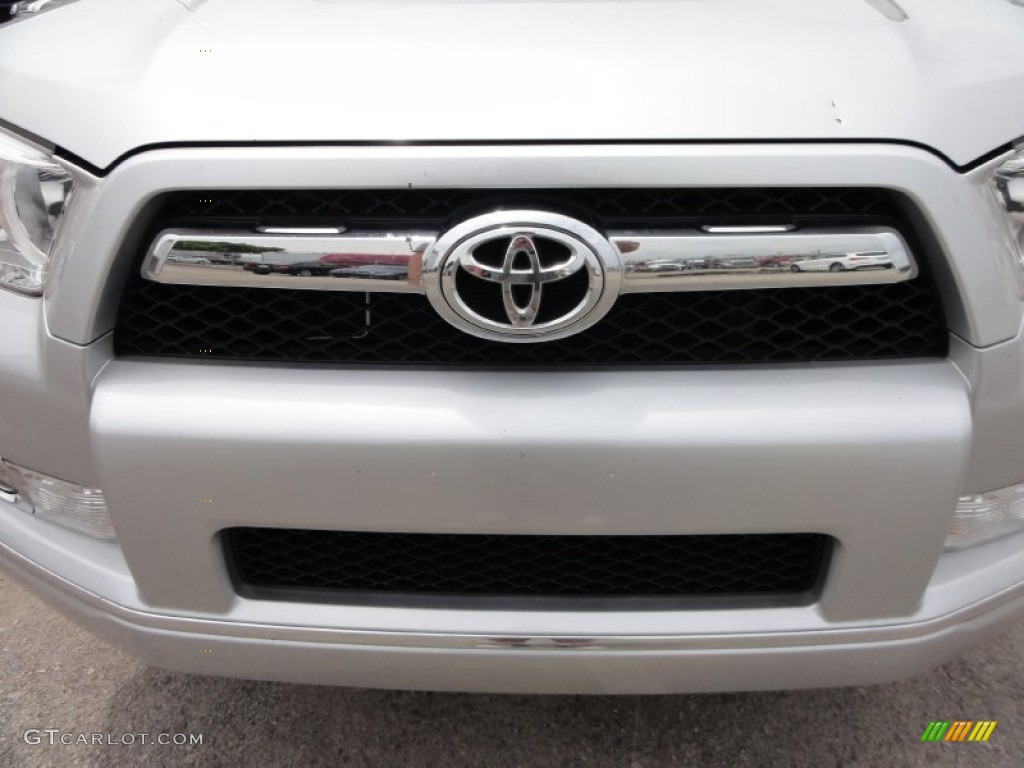 2010 4Runner SR5 4x4 - Classic Silver Metallic / Graphite photo #39