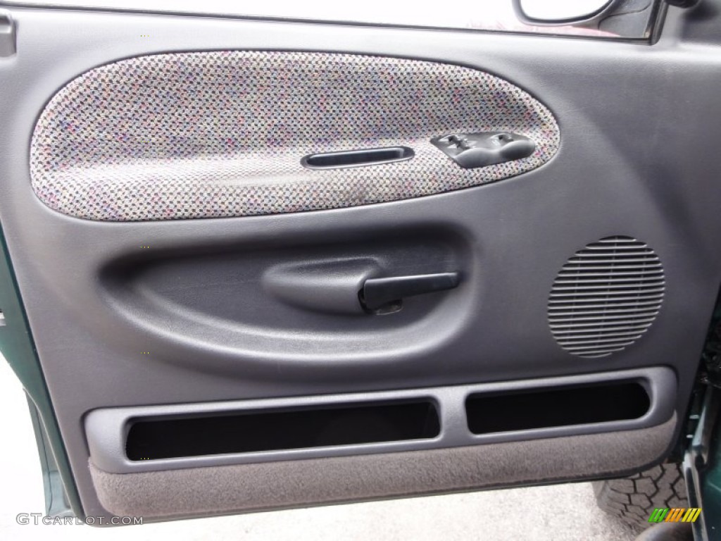 1999 Dodge Ram 2500 SLT Extended Cab 4x4 Mist Gray Door Panel Photo #50892109