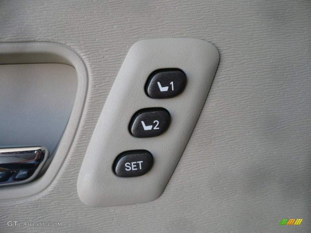 2011 Sienna Limited AWD - Super White / Bisque photo #9