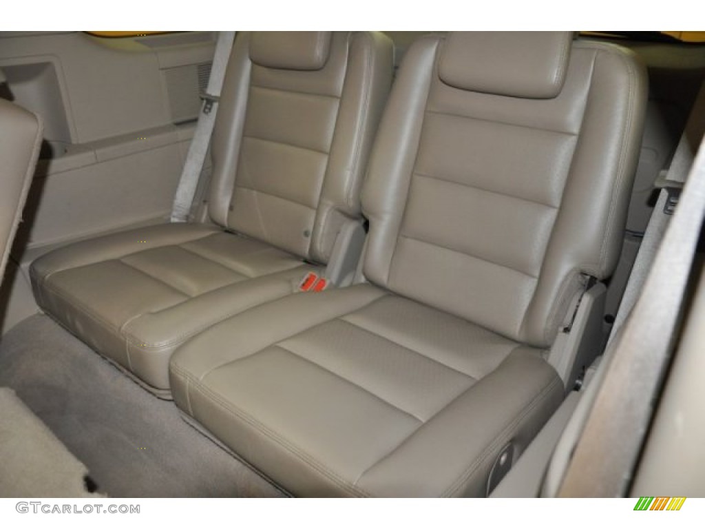Pebble Interior 2005 Ford Freestyle SEL AWD Photo #50899987